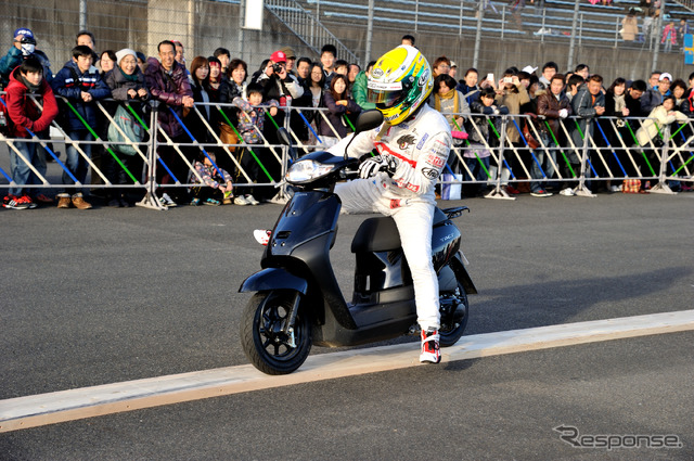 一本橋に挑戦する山本選手