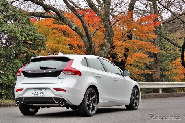 ボルボ V40 D4 Rデザイン