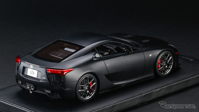 レクサス LFA 1:18スケールモデル