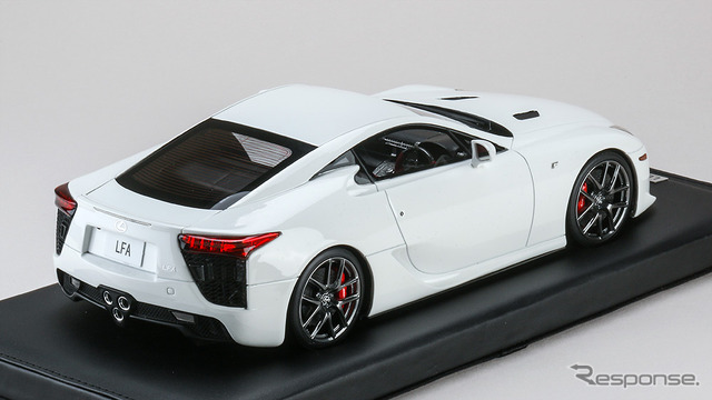 レクサス LFA 1:18スケールモデル