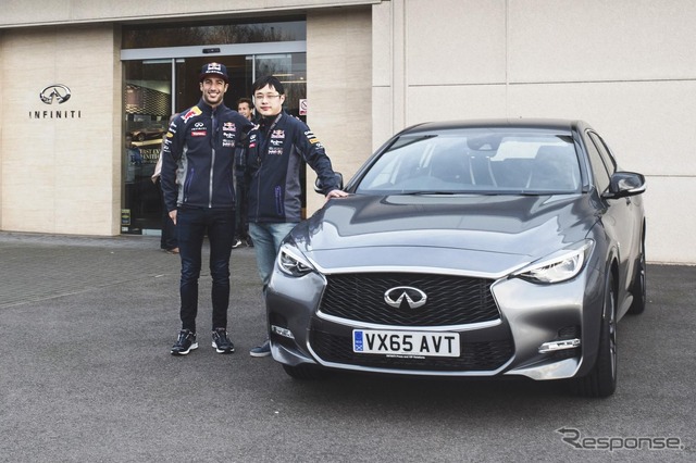 インフィニティ Q30の英国試乗会に登場したF1ドライバー、ダニエル・リカルド選手