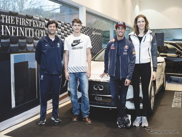 インフィニティ Q30の英国試乗会に登場したF1ドライバー、ダニエル・リカルド選手