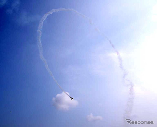 乱舞する飛行機…オートボルテージュ