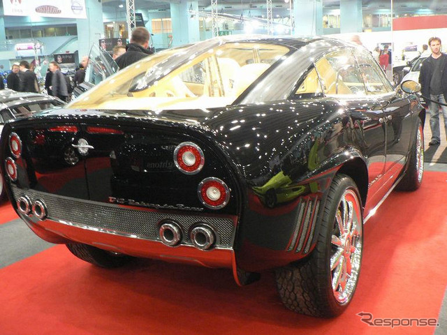 【MPH06】スパイカーのSSUV『D12』も展示