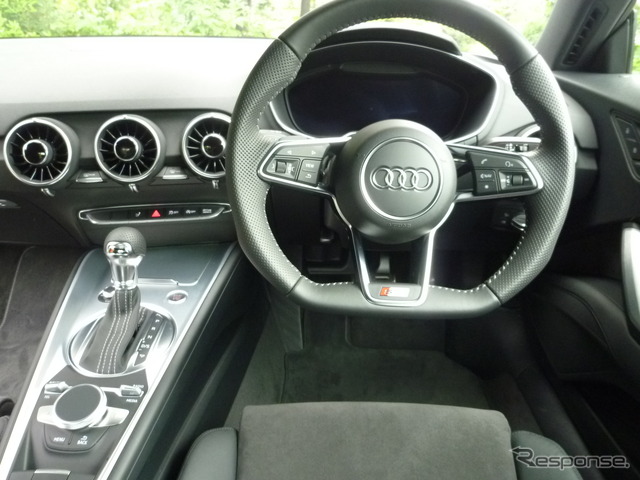 アウディ TTクーペ 2.0TFSI クワトロ
