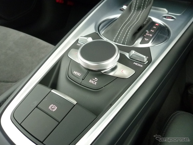 アウディ TTクーペ 2.0TFSI クワトロ