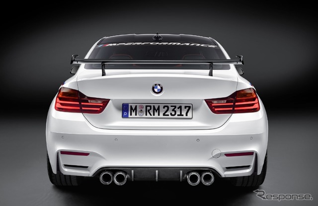 BMW M4クーペ のMパフォーマンスパーツ