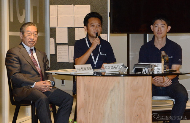 メディアの質問に答える濱根准教授と大原さん。左は工学院大学の佐藤光史学長