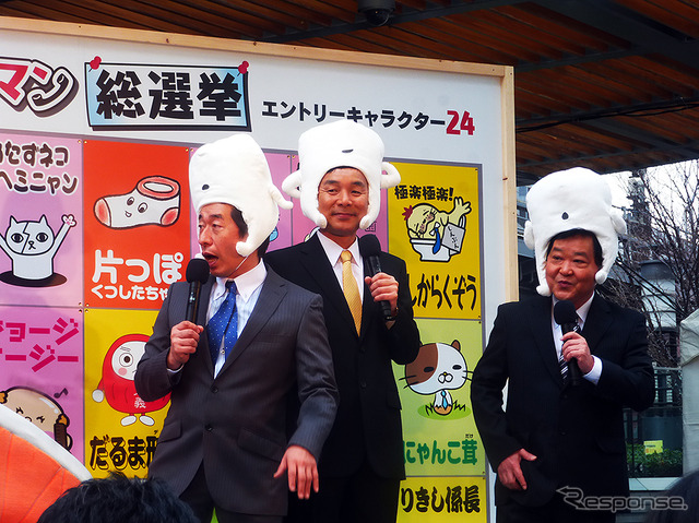 有楽町駅前に出没したダチョウ倶楽部。即興コント即興コント『もしもモノマネハラスメントがあったら』を披露(12月15日、サンリオキャラリーマン総選挙投票ありがとうイベント)