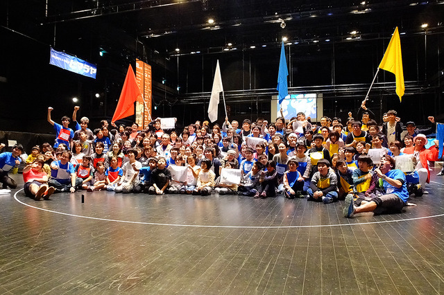 新しいスポーツのつくり方、楽しみ方を模索するワークショップ「スポーツ・ハッカソン~未来の山口の運動会」(12月11~13日、山口情報芸術センター)のようす