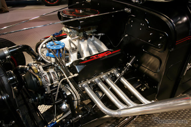 【SEMA06】NASCARエンジン搭載のランクル