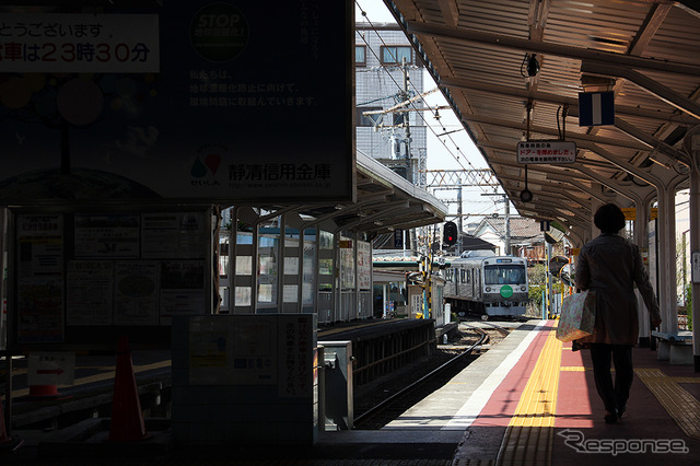 静岡鉄道新清水駅
