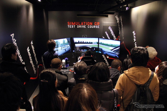 「TOYOTA GAZOO Racing　PADDOCK in GINZA」に設置されている本格シミュレーター