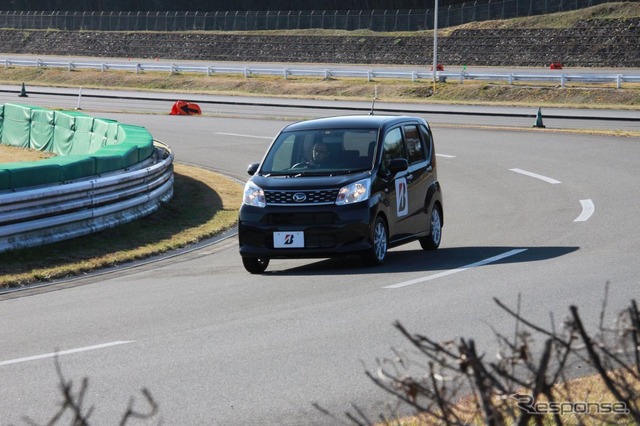 ブリヂストン PX 試乗会。セダン、ミニバン、軽の3車種についてEX20との比較走行をおこなった
