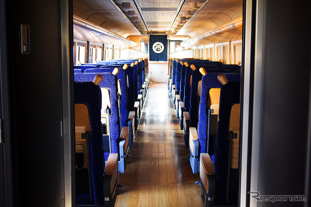京都丹後鉄道の特急列車「丹後の海」 第1編成