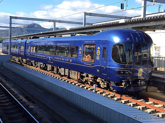 京都丹後鉄道の特急列車「丹後の海」 第1編成