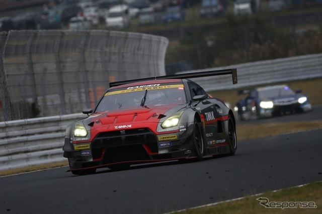 GT300クラスの#10 GT-R。