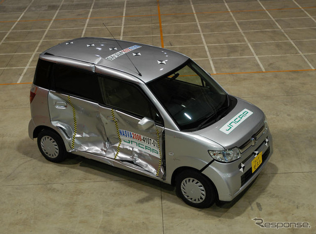 ホンダ ゼスト、衝突試験で運転席・助手席6スター　軽自動車初