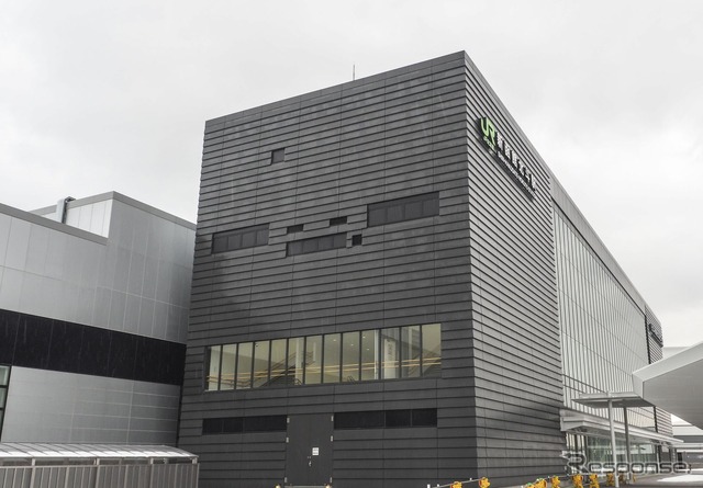 北海道新幹線の当面の終着駅になる新函館北斗駅。試乗会の開催にあわせ、函館駅から新函館北斗駅までアクセス用の臨時列車が運行される。