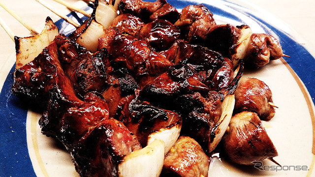 山口県北部、焼き鳥の街として知られる長門市では、地鶏ブランド「黒かしわ」が人気