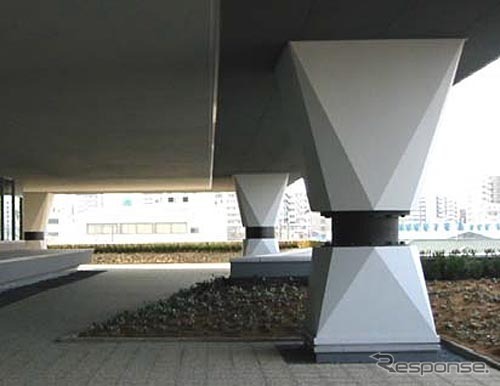 東洋ゴム タイヤ技術センターに設置されている免震ゴム(資料画像)