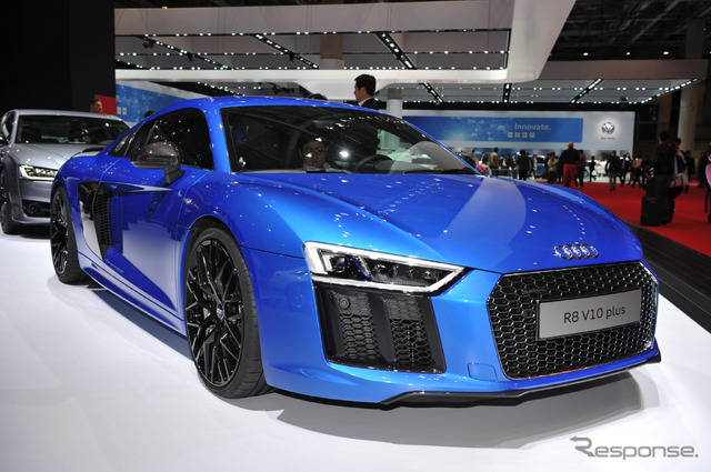 アウディ R8 V10プラス(東京モーターショー15)