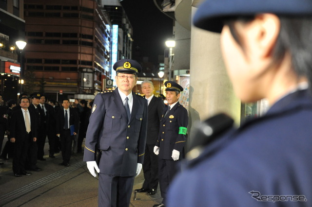 特別警戒で巡視する高橋清孝警視総監ら（新宿・歌舞伎町）