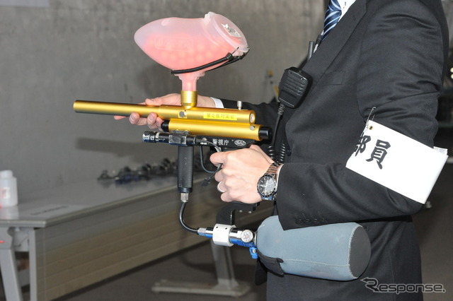 逃走車両を特定するための「着色球発射装置」
