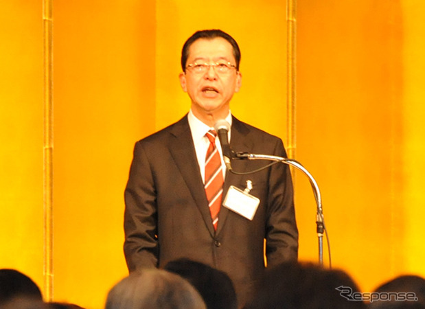 自動車工業団体新春賀詞交歓会で挨拶する日本自動車工業会・池史彦会長(5日・品川区)