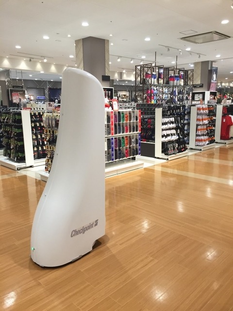 イオンリテールに試験導入されたチェックポイントシステムズのRFIDロボットのプロトタイプ(画像はプレスリリースより)
