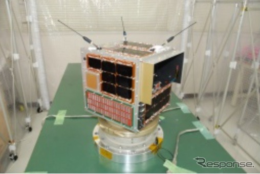 放電実験衛星「鳳龍四号」