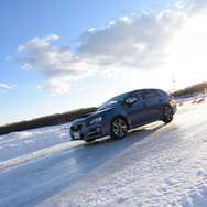 スバルのAWDを北海道の雪上で体験