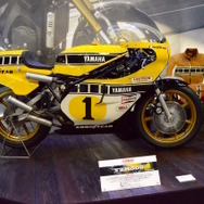 1978年の世界GP500では、ケニー・ロバーツとともに11戦中4勝をあげたYZR500（OW35K）。
