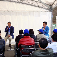 スバルBRZ開発責任者・乾保氏とモータージャーナリスト・河口まなぶ氏によるトークセッションも行われた（3月27日、スバルファンミーティング、栃木県佐野市・スバル研究実験センター）