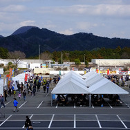 2500人が駆けつけたスバルファンミーティング（3月27日、栃木県佐野市・スバル研究実験センター）