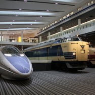 ほぼ完成した京都鉄道博物館が報道公開された。4月29日にオープンする。