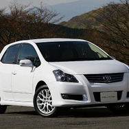 【トヨタ ブレイド 発表】日本の高級車を感じるエクステリア