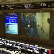 ISSへ入室する大西宇宙飛行士