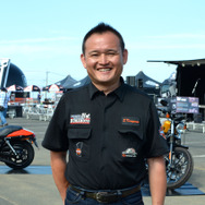 ハーレーダビッドソンジャパンととともにチャリティーイベントを実現させた熊本のバイク販売店、神山モータースの神山宗一郎社長。