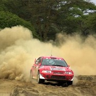 【WRCサファリラリー リザルト】マキネンが通算23勝、三菱もトップに!