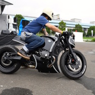 お台場にて開催された Deus Bike Build Off 2016。BMW は、R nineTベースのカスタムバイクを披露。