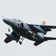 T-4は入間基地所属機。これも本番は3機でのフォーメーション。