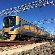 泉北高速鉄道の泉北12000系。営業運転に先立ち撮影会イベントが行われる。