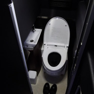 ドリームスリーバー東京大阪号の温水洗浄機能付きトイレ