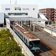 埼玉高速鉄道線の浦和美園駅。通常は使用していない臨時ホームを「酒場」にする。