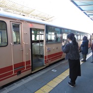 恵那駅に到着した『大正ロマン2号』。ここで折返して食堂車を営業する『大正ロマン1号』になる。