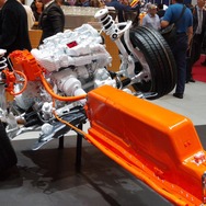 ボルボ XC60 新型のPHV「T8 ツインエンジン」（ジュネーブモーターショー2017）