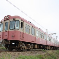 『記念号』に乗って銚子電鉄を訪ねるツアーも販売される。写真は銚子電鉄の列車。