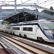 京成電鉄はA'REX直通列車、A'REX運営会社は京成スカイライナーの切符を販売する。写真はスカイライナー。
