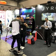 【東京おもちゃショー2017】電動1輪スケボー JYRO Roll に乗ってみた